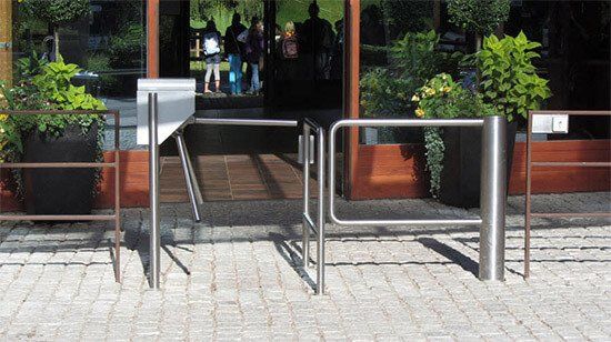 Swing Barrier HSD-E01 được dùng cho mô hình doanh nghiệp