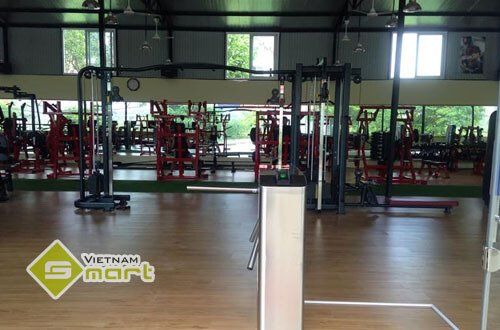 Dự án lắp đặt tripod turnstile gate để quản lý phòng tập Bomgym